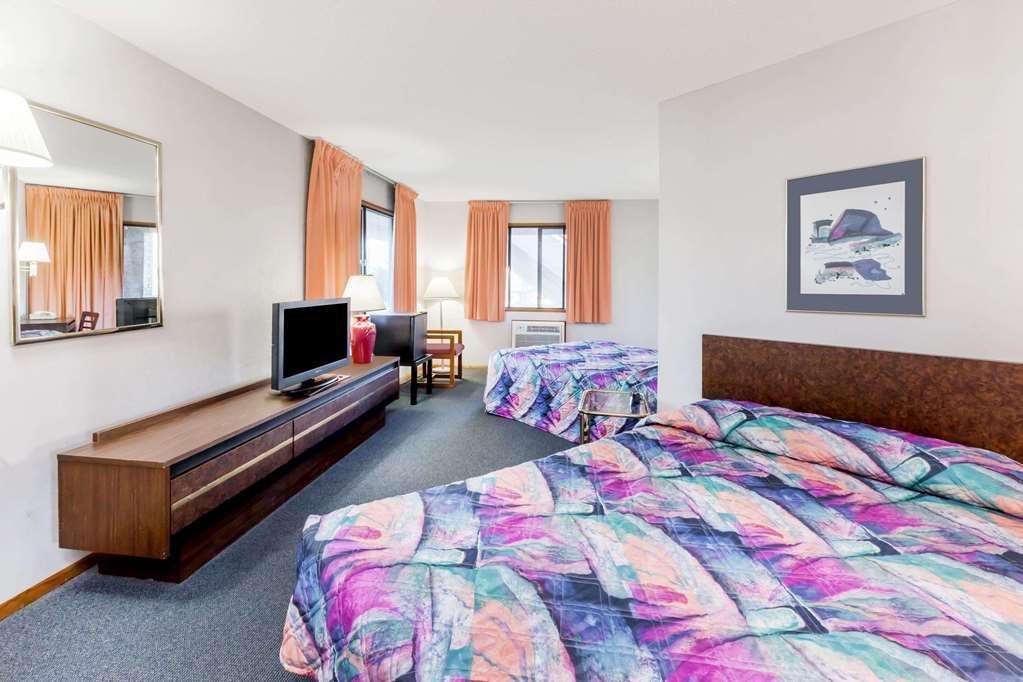 Knights Inn Mackinaw City Habitación foto