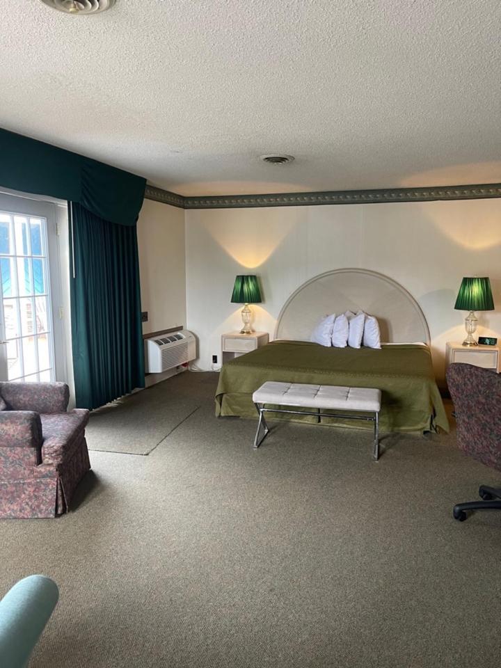 Knights Inn Mackinaw City Exterior foto