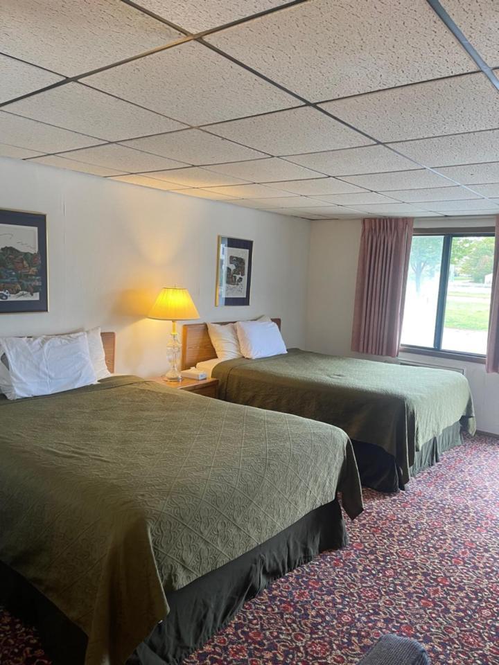 Knights Inn Mackinaw City Exterior foto